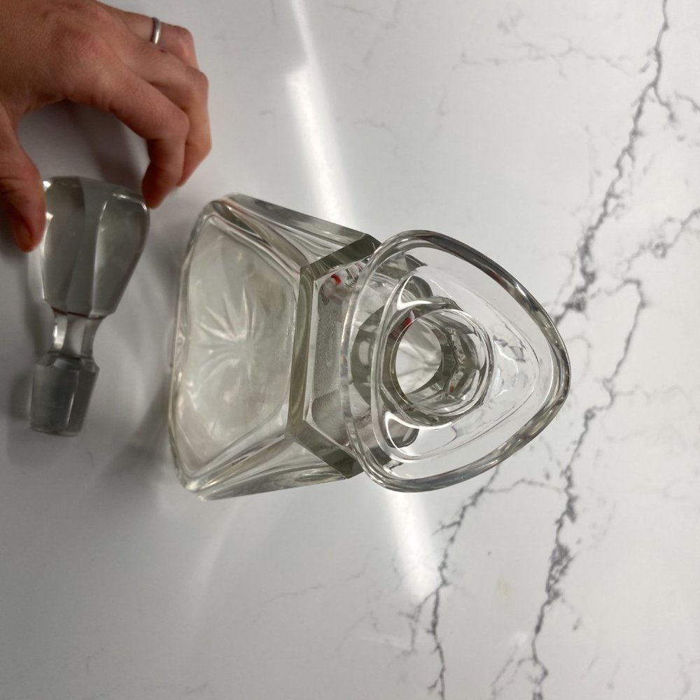 Beautiful Vintage Decanter - Picture 4 of 10